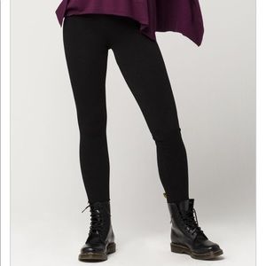 NWT specks leggings